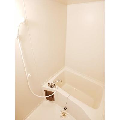 レジデンスＳⅡ 102【管理NO：1-002305201-01020】 ★家具家電は申し込み後に搬入します★の物件写真4