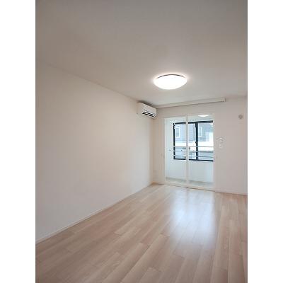 メゾンシエルブルー 202【管理NO：1-028463101-02020】 ★家具家電は申し込み後に搬入しますの物件写真2