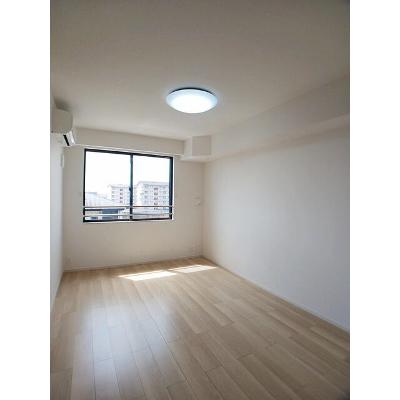 ＣＲＥＣＩＲ 302【管理NO：1-028182901-03020】 ★家具家電は申し込み後に搬入します★の物件写真2
