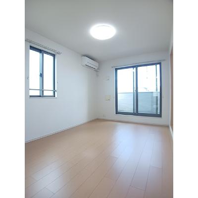 グランソレイユ 201【管理NO：1-019882201-02010】 ★家具家電は申し込み後に搬入しますの物件写真2