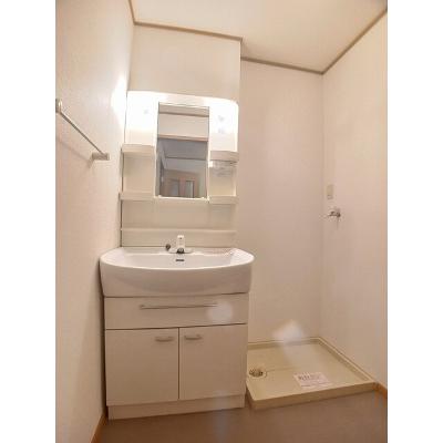 クランベリーコート 101【管理NO：1-013201001-01010】 ★家具家電は申し込み後に搬入します★の物件写真6