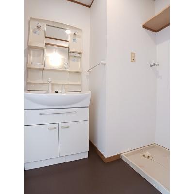 クアトロ 202【管理NO：1-012459101-02020】 ★家具家電は申し込み後に搬入します★の物件写真6