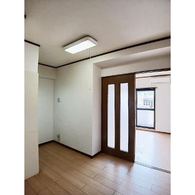 プレジデンシャル白山 301【管理NO：1-010321001-03010】 ★家具家電は申し込み後に搬入します★ ★2026年09月中旬入居可能★の物件写真2