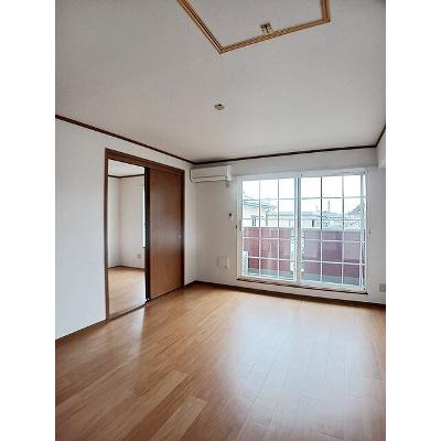 エミナール 202【管理NO：1-010263601-02020】 ★家具家電は申し込み後に搬入します★の物件写真2
