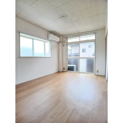ワールドハイツ満永Ⅱ 201【管理NO：1-003767201-02010】 ★家具家電は申し込み後に搬入します★の物件写真2