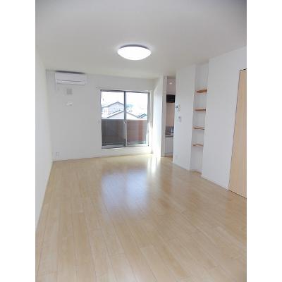 ラ・マジョーレⅡ 203【管理NO：1-021640702-02030】 ★家具家電は申し込み後に搬入します★の物件写真2
