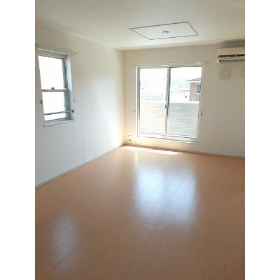 マリアンナ 202【管理NO：1-017176001-02020】 ★家具家電は申し込み後に搬入しますの物件写真2