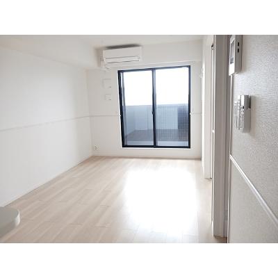 シャルフ飛江田　Ⅲ 203【管理NO：1-028179203-02030】 ★家具家電は申し込み後に搬入しますの物件写真2