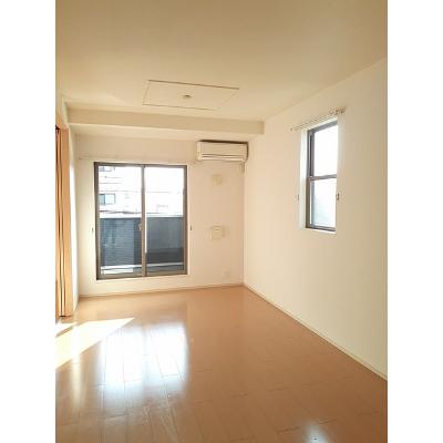 メゾン・ド・ラパン 201【管理NO：1-017262501-02010】 ★家具家電は申し込み後に搬入しますの物件写真2