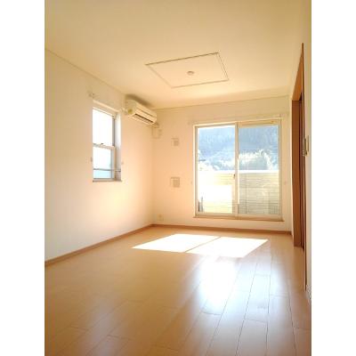 カーサ・クラレ 204【管理NO：1-014982101-02040】 ★家具家電は申し込み後に搬入しますの物件写真2