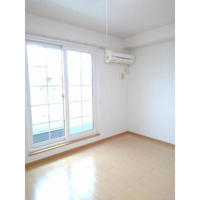 ベアレン　サイド 201【管理NO：1-014698601-02010】 ★家具家電は申し込み後に搬入します★の物件写真2