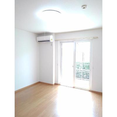 ネオ・プレステージ 102【管理NO：1-014437801-01020】 ★家具家電は申し込み後に搬入します★の物件写真2