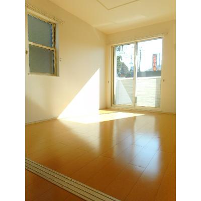 ポンポン・アジュール 104【管理NO：1-018994701-01040】 ★家具家電は申し込み後に搬入しますの物件写真2