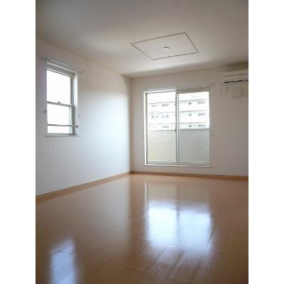Ｆｌａｍｅ　Ｇａｒｄｅｎ　Ｂ 203【管理NO：1-016167102-02030】 ★家具家電は申し込み後に搬入しますの物件写真2