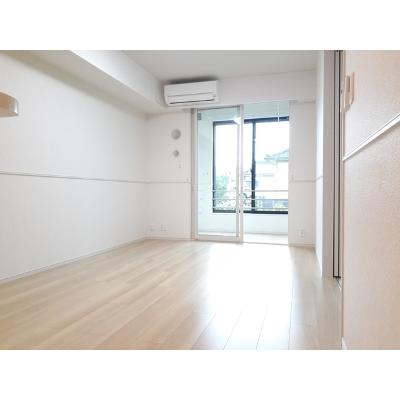 モント　ブレチア 102【管理NO：1-027385501-01020】 ★家具家電は申し込み後に搬入します★の物件写真2