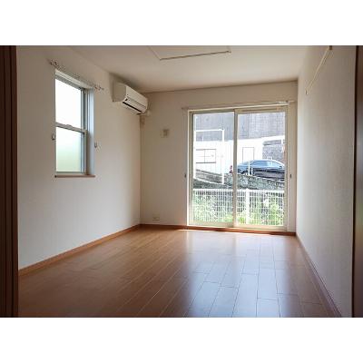 メゾン・ド・スリールⅠ 101【管理NO：1-014551101-01010】 ★家具家電は申し込み後に搬入します★の物件写真2
