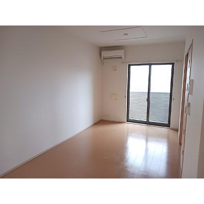 ファミ－ユＫ 102【管理NO：1-020255501-01020】 ★家具家電は申し込み後に搬入しますの物件写真2