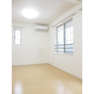 ＨＩＫＡＲＩ　ＦＯＲＥＶＥＲ 202【管理NO：1-017833601-02020】 ★家具家電は申し込み後に搬入しますの物件写真2