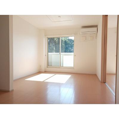 さくら 203【管理NO：1-016778102-02030】 ★家具家電は申し込み後に搬入しますの物件写真2