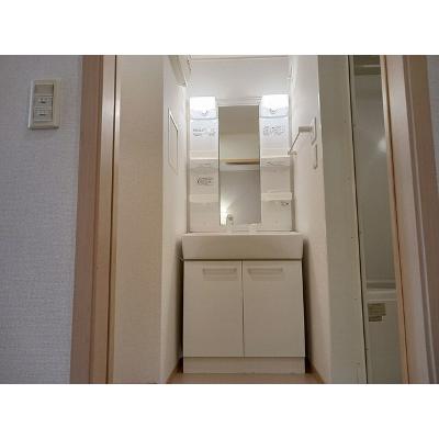 シェ・リュイ 203【管理NO：1-015441401-02030】 ★家具家電は申し込み後に搬入します★の物件写真6