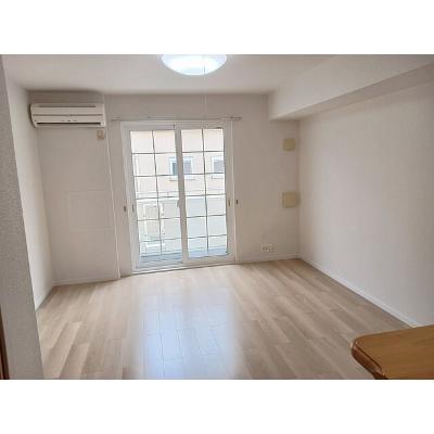 シェ・リュイ 104【管理NO：1-015441401-01040】 ★家具家電は申し込み後に搬入します★の物件写真2