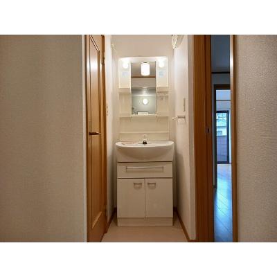 コリ－ヌ華Ⅱ 101【管理NO：1-012976702-01010】 ★家具家電は申し込み後に搬入します★の物件写真6