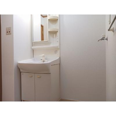 リバーロードＹⅠ 103【管理NO：1-011758901-01030】 ★家具家電は申し込み後に搬入します★の物件写真6