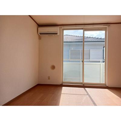 シェトワ 203【管理NO：1-011500001-02030】 ★家具家電は申し込み後に搬入しますの物件写真2