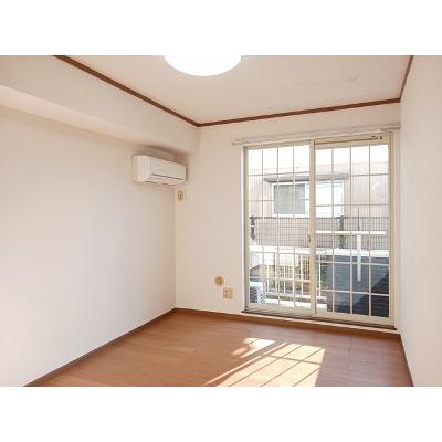 リバ－サイドＴ・Ｊ 103【管理NO：1-011432301-01030】 ★家具家電は申し込み後に搬入します★の物件写真2