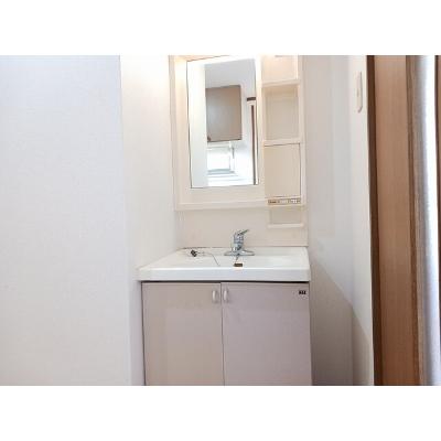 シャロム 301【管理NO：1-009438001-03010】 ★家具家電は申し込み後に搬入しますの物件写真6