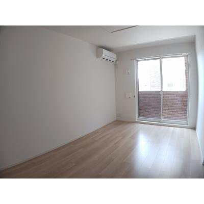 ラ・ルーチェⅡ 102【管理NO：1-021848402-01020】 ★家具家電は申し込み後に搬入しますの物件写真2