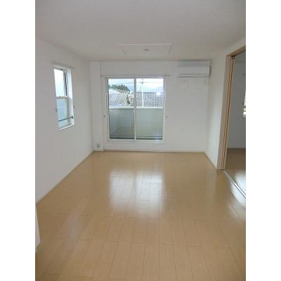 ローズヒルⅡ 201【管理NO：1-017441102-02010】 ★家具家電は申し込み後に搬入します★の物件写真2