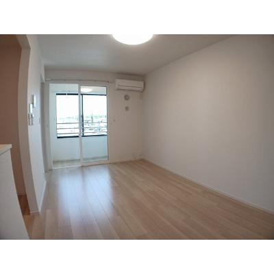 かのやⅣ 203【管理NO：1-027984402-02030】 ★家具家電は申し込み後に搬入しますの物件写真2