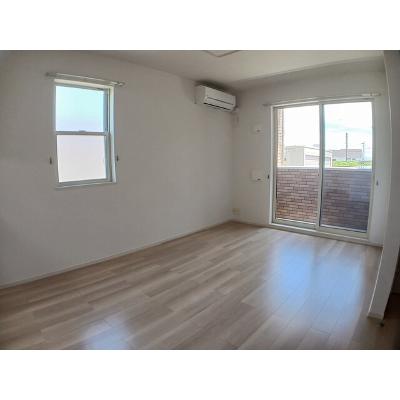 ラ・ルーチェⅡ 103【管理NO：1-021848402-01030】 ★家具家電は申し込み後に搬入しますの物件写真2