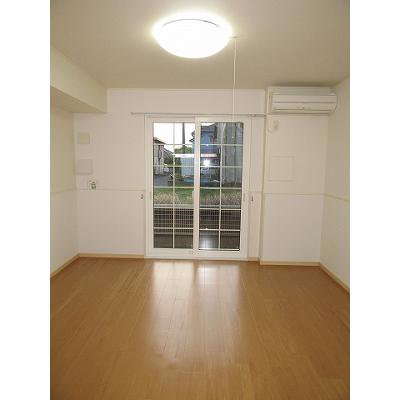 エターナルⅡ 102【管理NO：1-015551902-01020】 ★家具家電は申し込み後に搬入しますの物件写真2