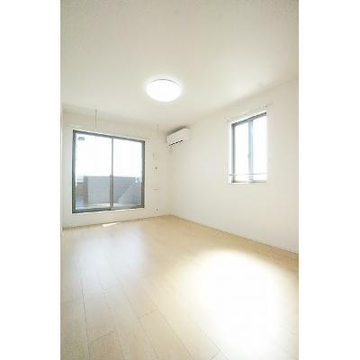 シャーロットⅡ 207【管理NO：1-023347501-02060】 ★家具家電は申し込み後に搬入します★の物件写真2