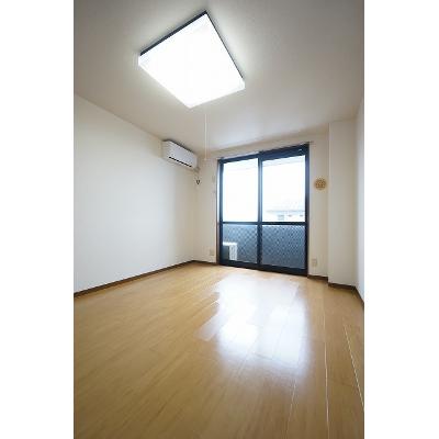 グランシャリオⅠ 202【管理NO：1-007608501-02020】 ★家具家電は申し込み後に搬入しますの物件写真2