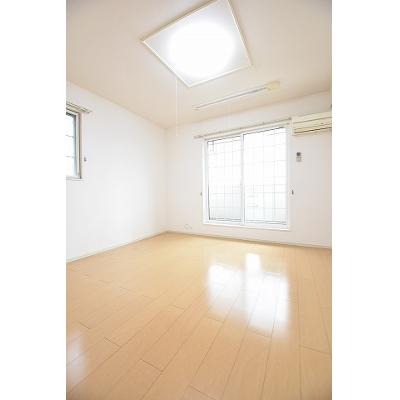 パークサンリット 201【管理NO：1-017694201-02010】 ★家具家電は申し込み後に搬入しますの物件写真2