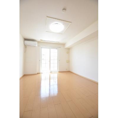 モンターニュ・ジョリＣ 103【管理NO：1-015549901-01030】 ★家具家電は申し込み後に搬入します★の物件写真2