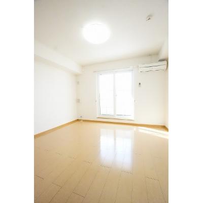 ローゼンハイム 202【管理NO：1-015434601-02020】 ★家具家電は申し込み後に搬入しますの物件写真2