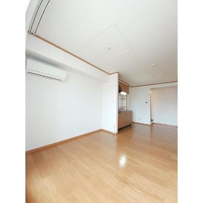 レジーナ２２ 202【管理NO：1-011903001-02020】 ★家具家電は申し込み後に搬入しますの物件写真2