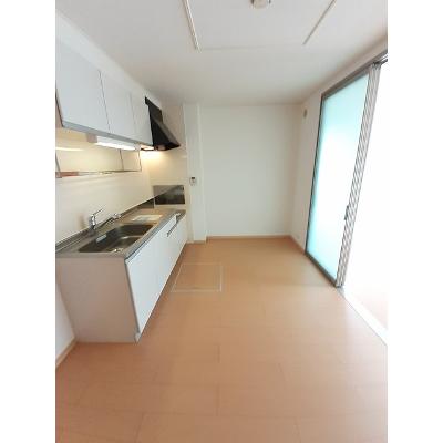 アドニードⅢ 105【管理NO：1-015974101-01040】 ★家具家電は申し込み後に搬入しますの物件写真3