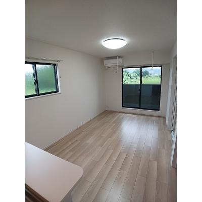 デ・リス・フレグランス　Ⅲ 201【管理NO：1-027979003-02010】 ★家具家電は申し込み後に搬入しますの物件写真2
