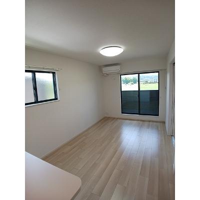 デ・リス・フレグランス　Ⅱ 201【管理NO：1-027979002-02010】 ★家具家電は申し込み後に搬入します★の物件写真2