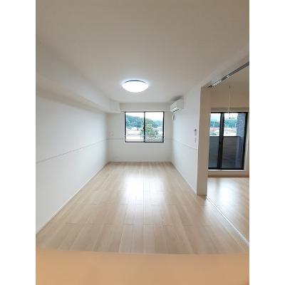 パルテンツァ 303【管理NO：1-026296101-03030】 ★家具家電は申し込み後に搬入しますの物件写真2