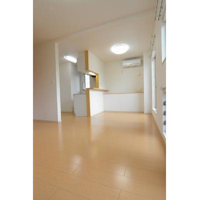 グリーンアベニュー　Ｅ 203【管理NO：1-018405603-02030】 ★家具家電は申し込み後に搬入しますの物件写真2