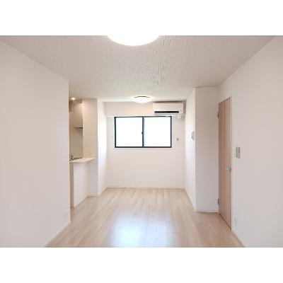 カンファタブル＿ＫⅠ 101【管理NO：1-028474201-01010】 ★家具家電は申し込み後に搬入しますの物件写真2