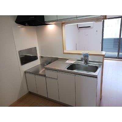 城 102【管理NO：1-016980601-01020】 ★家具家電は申し込み後に搬入しますの物件写真3