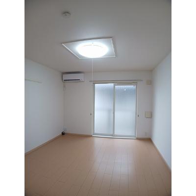 ミニヨンハウス 101【管理NO：1-016111601-01010】 ★家具家電は申し込み後に搬入しますの物件写真2