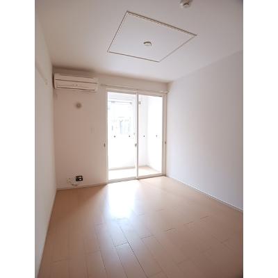 ヴィア　ラッテア 102【管理NO：1-017575401-01020】 ★家具家電は申し込み後に搬入しますの物件写真2